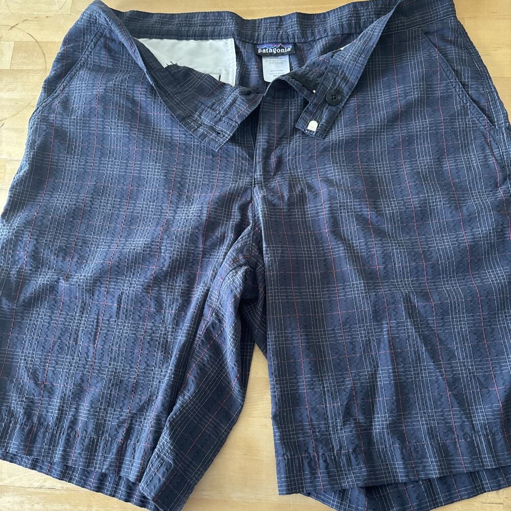 Men's Patagonia Navy Blue and Red Plaid Shorts In Size 35. Pre-Owned